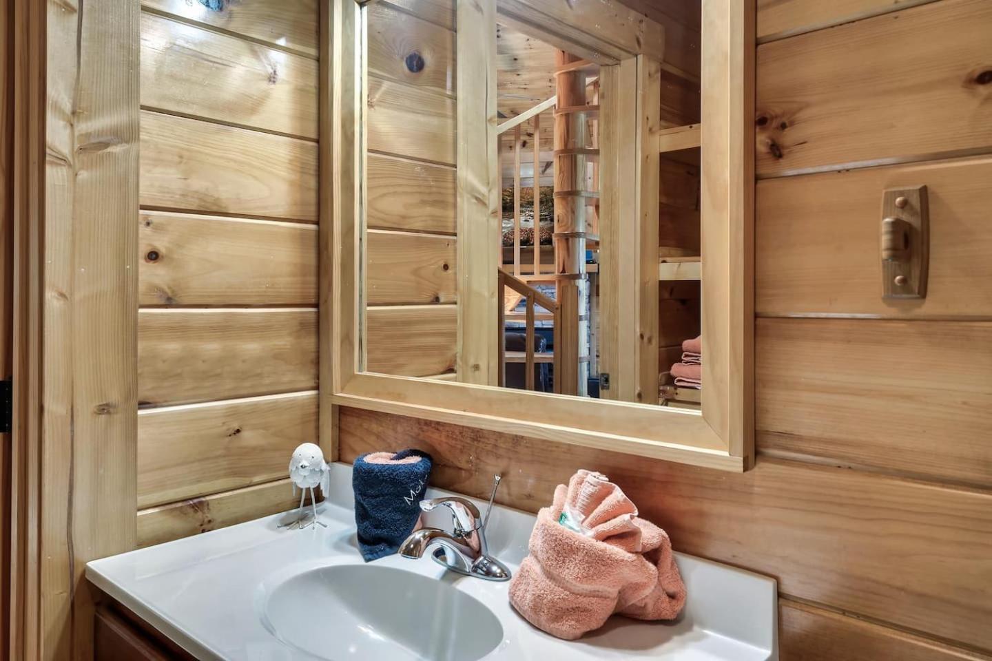 Mountain View Family Cabin W Game Room & Pool Sevierville Exterior foto